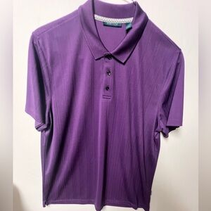 PERRY ELLIS PURPLE SIZE XL GOLF SHIRT NWT
BEAUTIFUL COLOR. THREE BUTTON CLOSURE